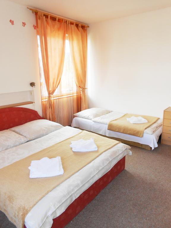 White Rabbit Hall Hotel Poděbrady Екстериор снимка