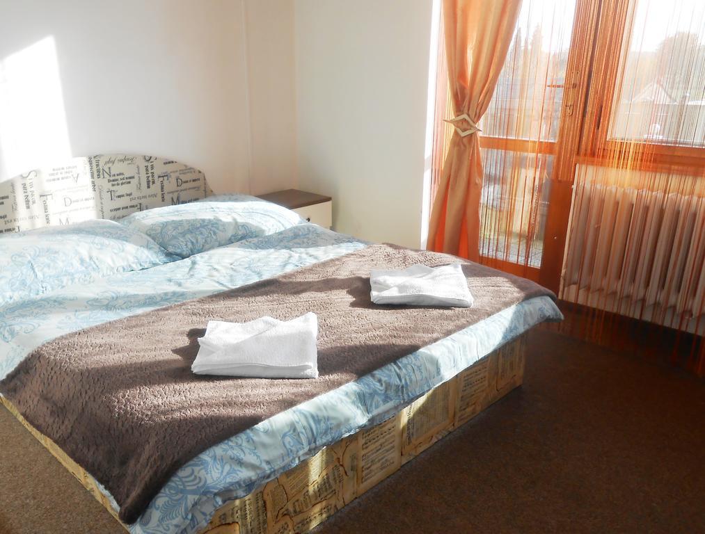 White Rabbit Hall Hotel Poděbrady Стая снимка