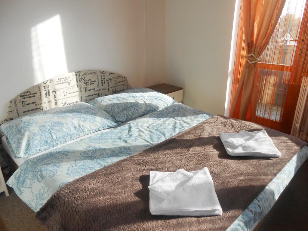 White Rabbit Hall Hotel Poděbrady Стая снимка