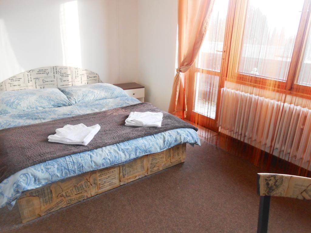 White Rabbit Hall Hotel Poděbrady Стая снимка